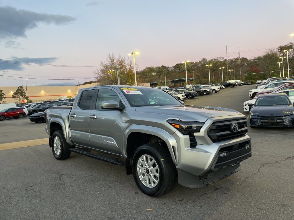 Used 2025 Silver Toyota SR5 image 7