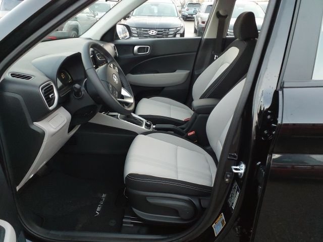 New 2026 Onyx Black Hyundai SEL image 9