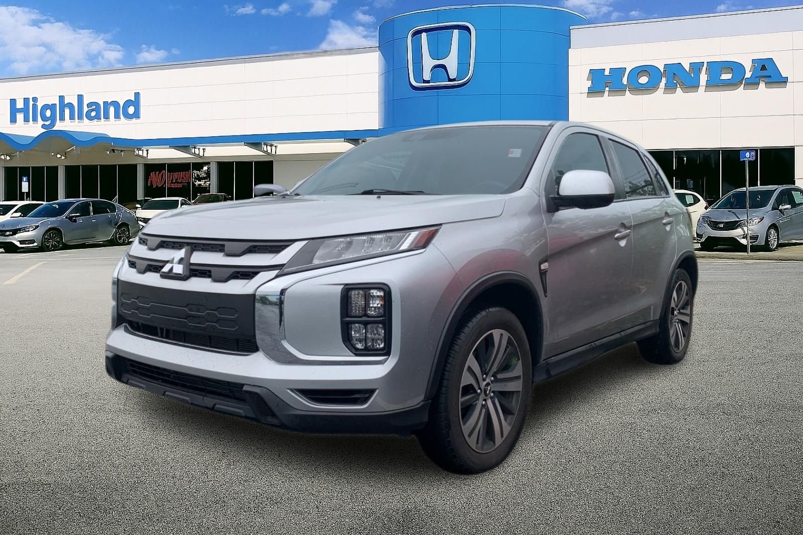 Used 2022  Mitsubishi 2.0 ES image 1