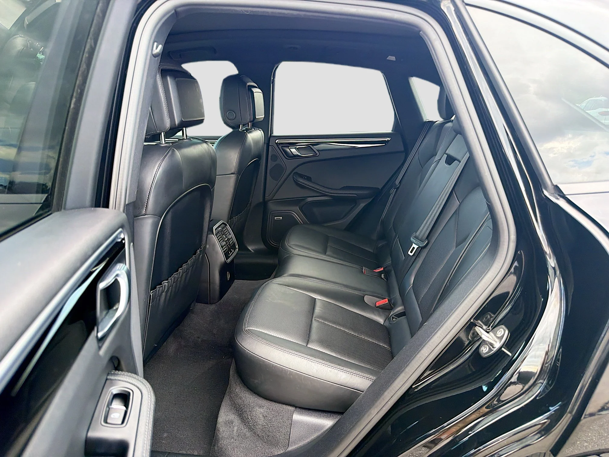 Used 2019 Jet Black Metallic Porsche Base image 21