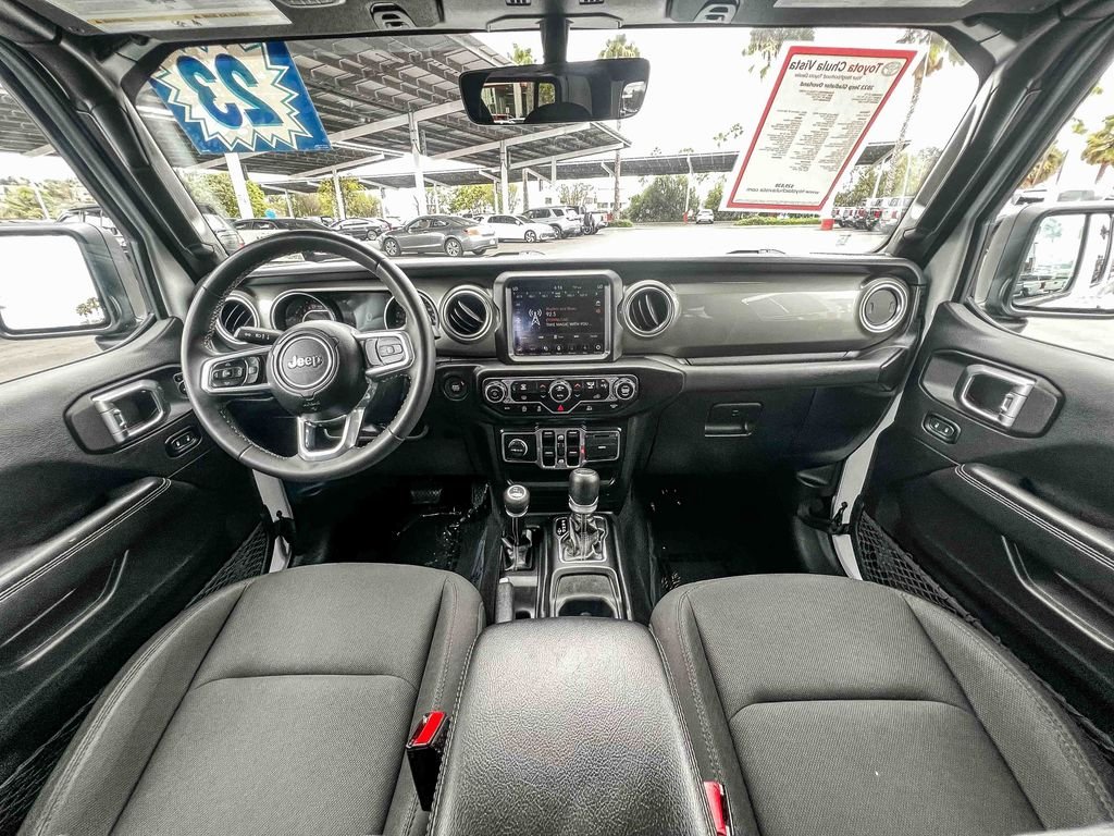 Used 2023 White Jeep Overland image 11