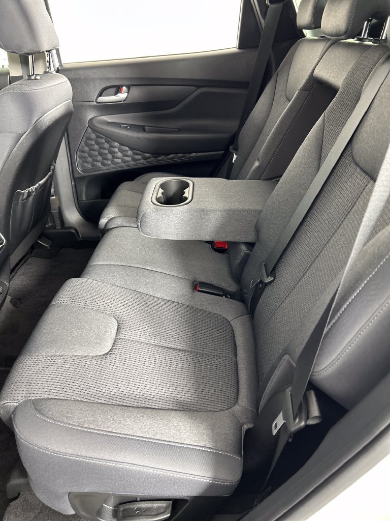 Used 2023 White Hyundai SE image 17