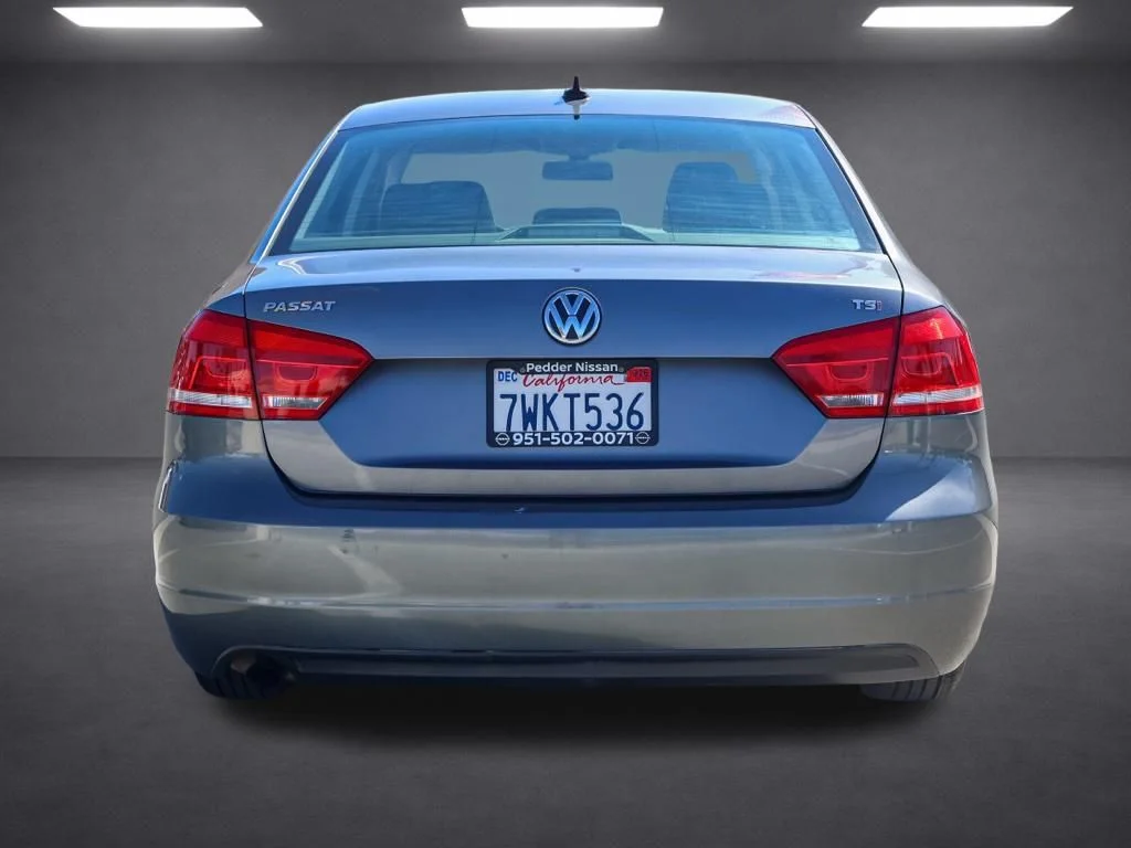 Used 2015 Gray Volkswagen 1.8T S image 4