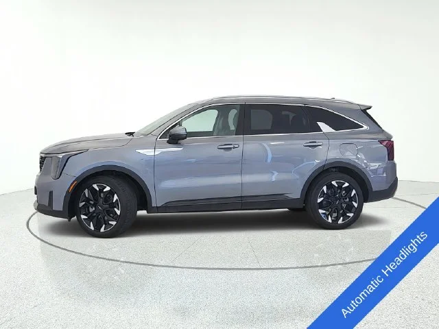 Used 2025 Everlasting Silver Kia EX image 2