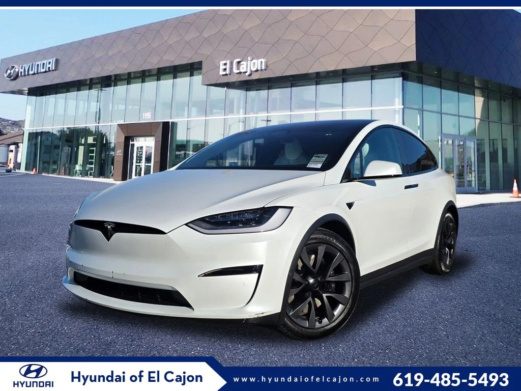 2023 Tesla Model X Long Range's photo