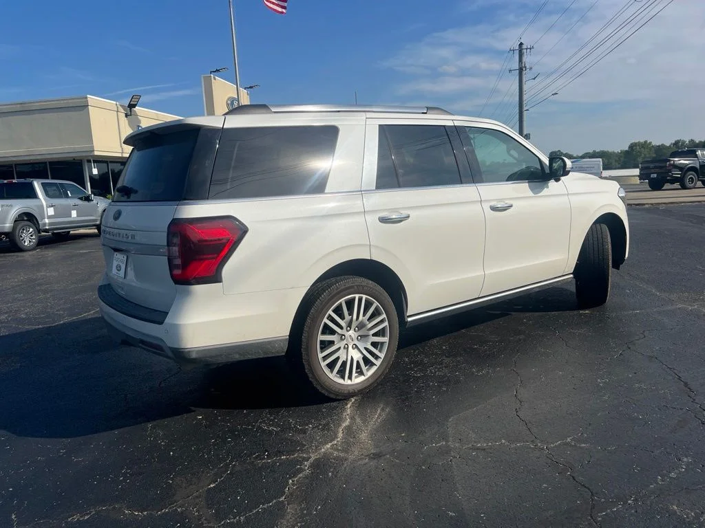 Used 2024 White Metallic Ford Limited image 3
