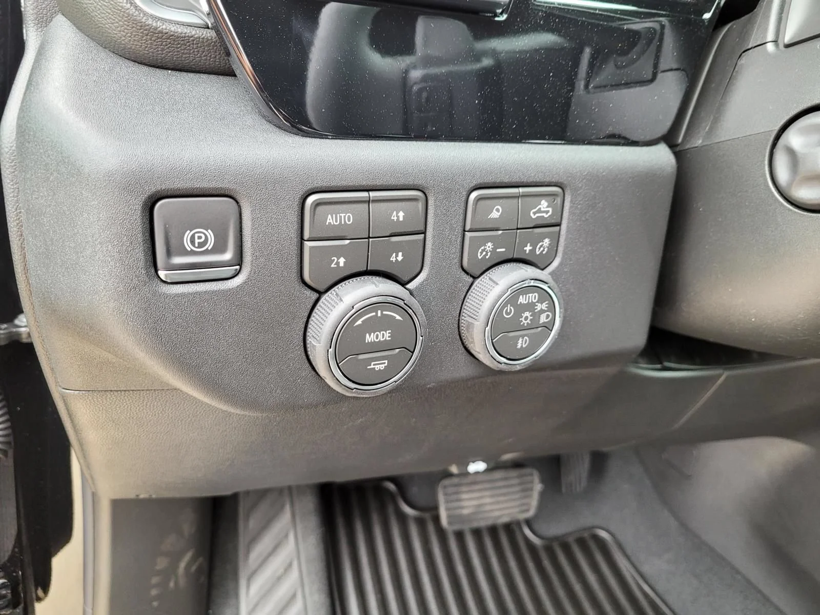 2026 Chevrolet Silverado 1500 LTZ - Photo 17