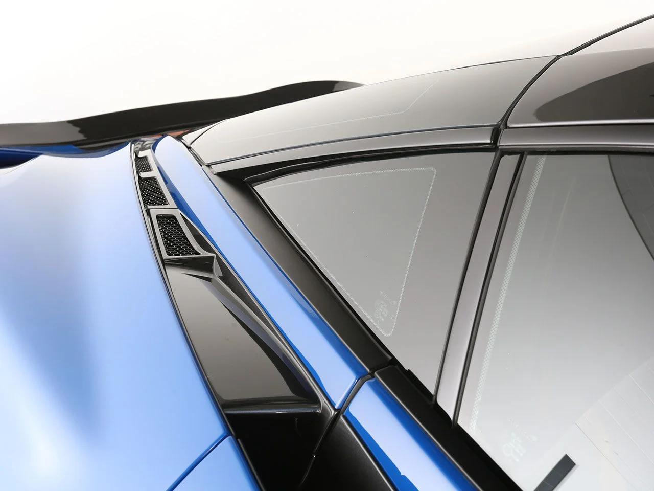 Used 2018 Blue McLaren Performance image 19