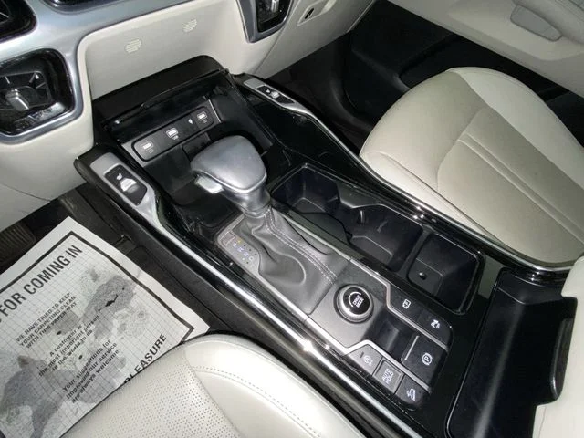 Used 2023 White Kia SX image 20