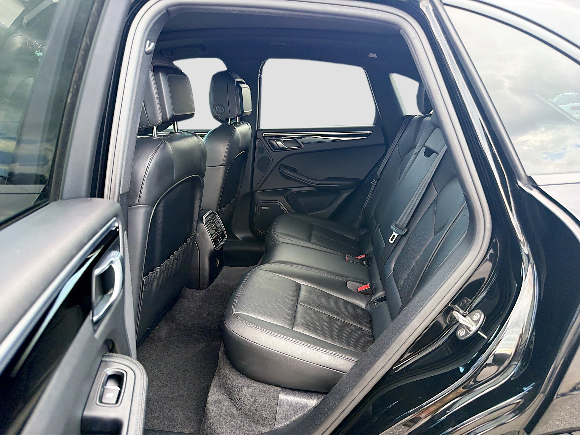 Used 2019 Jet Black Metallic Porsche Base image 21