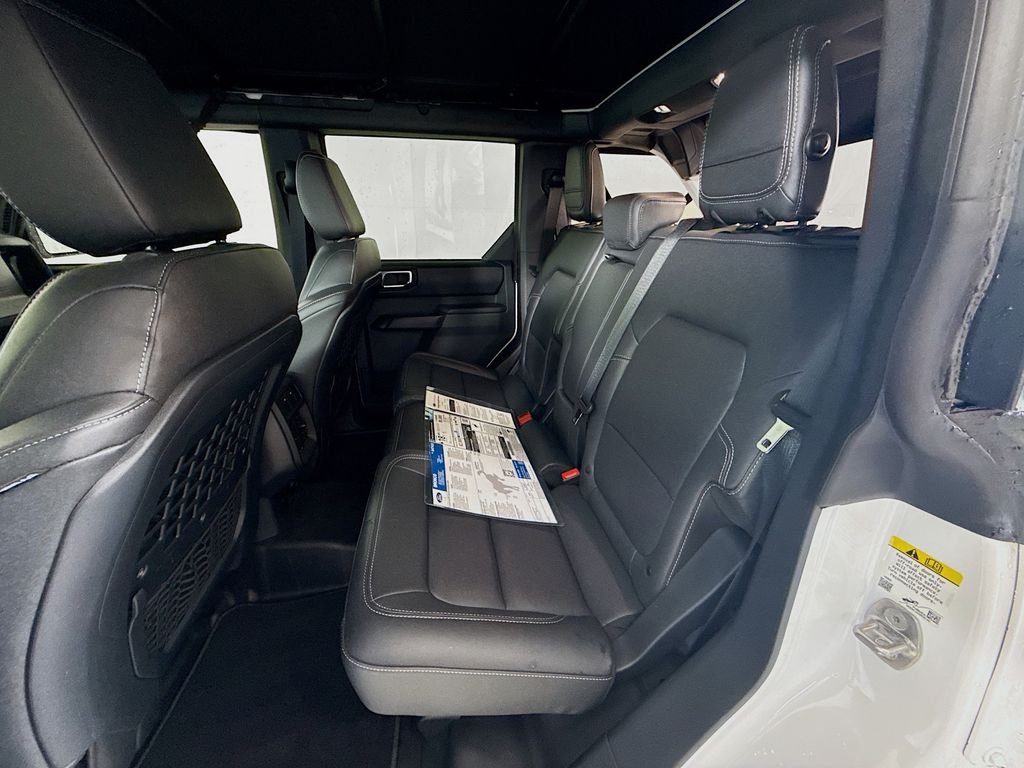 Used 2025 Oxford White Ford Badlands image 24