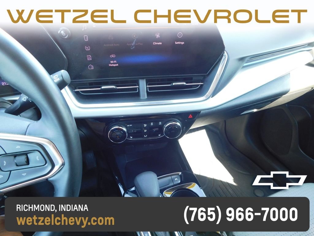 Used 2025 Red Chevrolet LT image 31