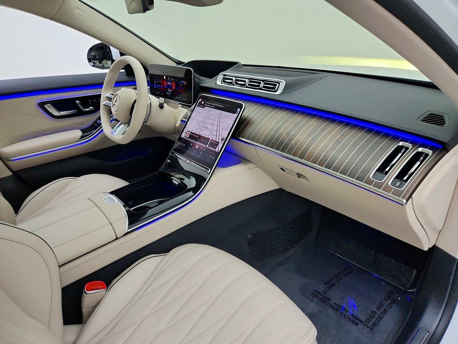 New 2026 MANUFAKTUR Moonlight White Metallic Mercedes-Benz AMG® S 63 E 4MATIC Sedan image 44