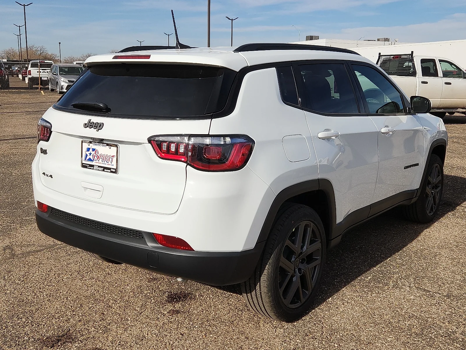 New 2026 White Jeep LATITUDE ALTITUDE 4X4 image 4