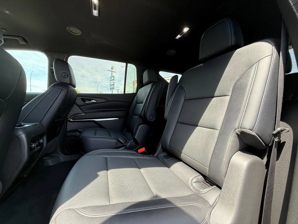 Used 2025 Summit White Chevrolet LT image 35