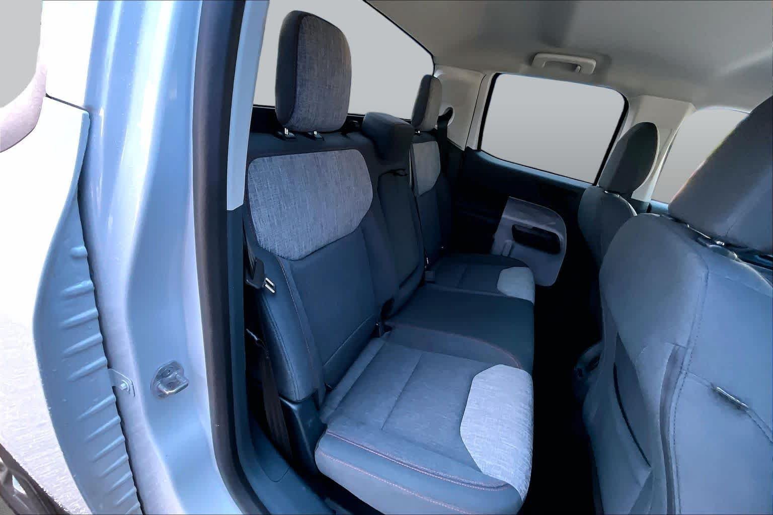 Used 2022 Oxford White Ford XLT image 19