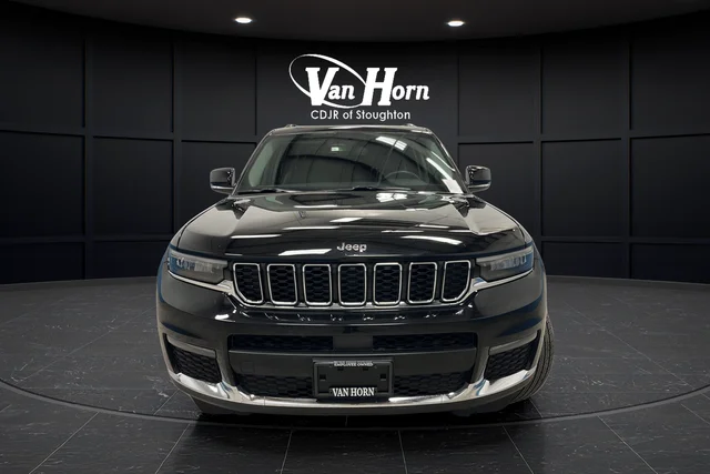 Used 2021 Diamond Black Jeep Limited image 2