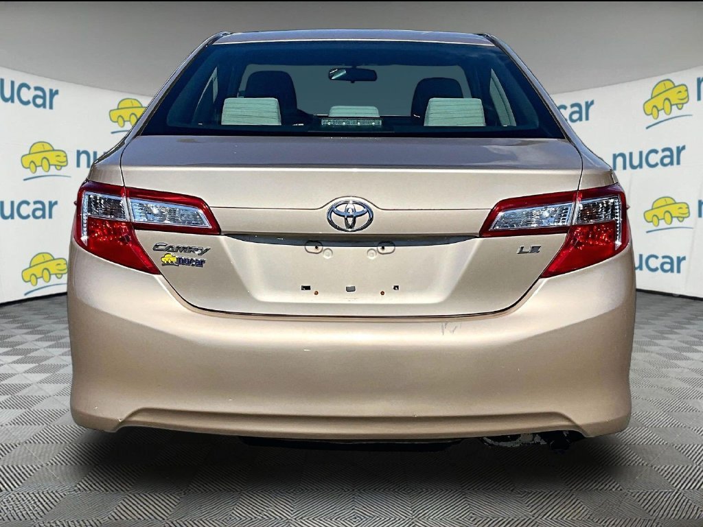 Used 2012  Toyota LE image 5