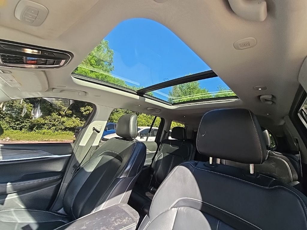 Used 2021 White Jeep Limited image 24