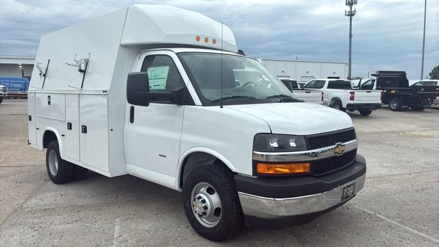 2024 Chevrolet Express Cutaway 3500 1WT