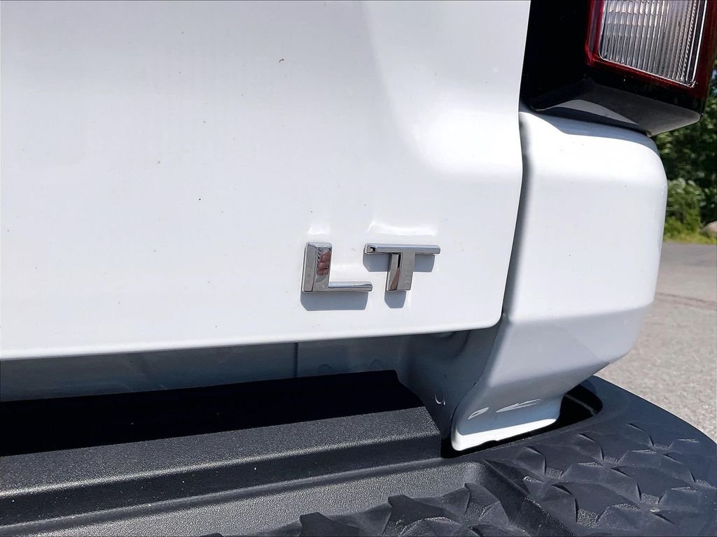 Used 2024 White Chevrolet LT image 26
