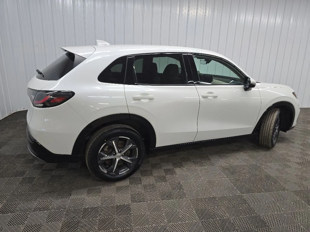 Used 2024 White Honda EX-L image 3