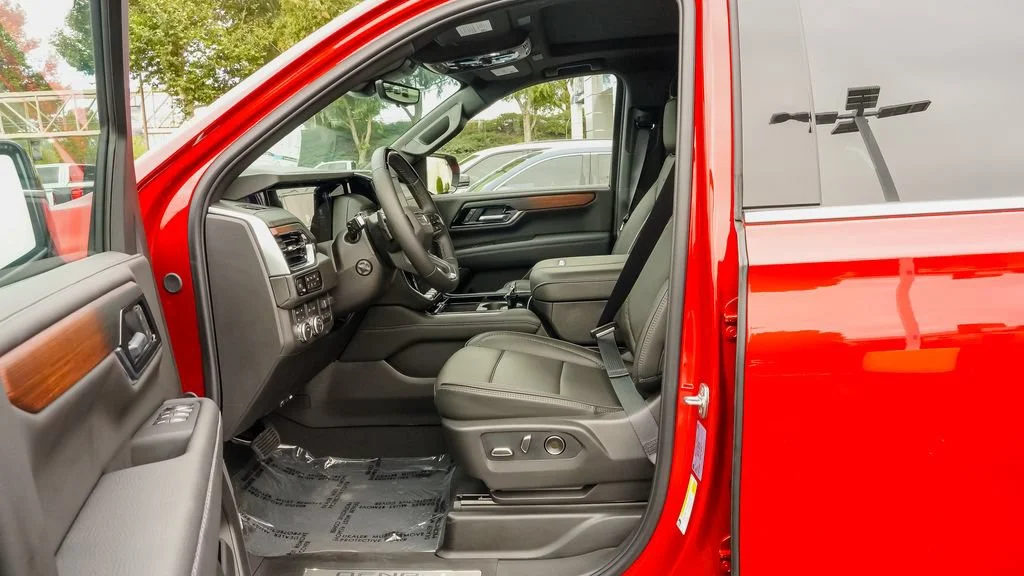 2026 GMC Yukon XL Denali - Photo 13