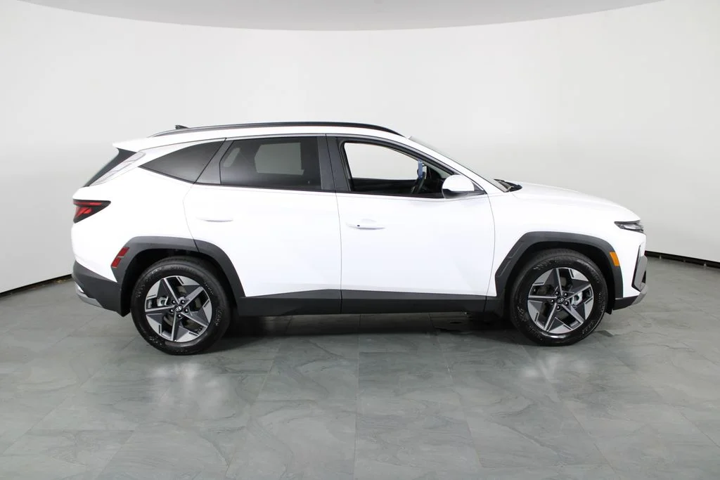 Used 2026 White Hyundai SEL image 15