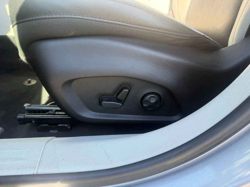 Certified Used 2018 Silver Jeep Limited image 13