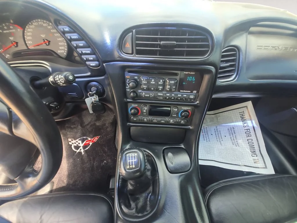 Used 2001 Quicksilver Metallic Chevrolet 2DR CPE image 12