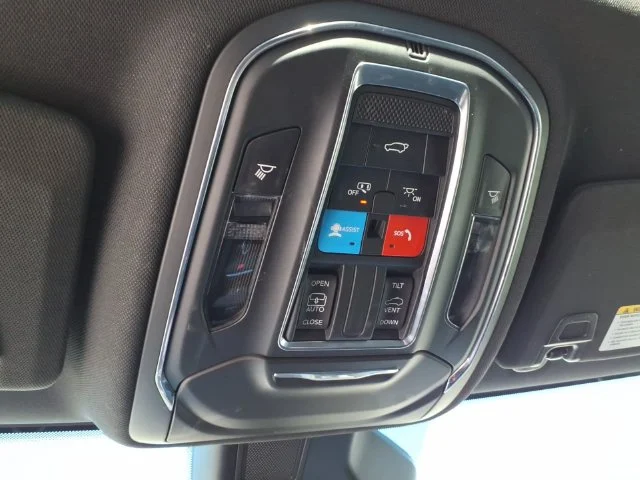 Used 2023 Black Jeep Altitude X image 31