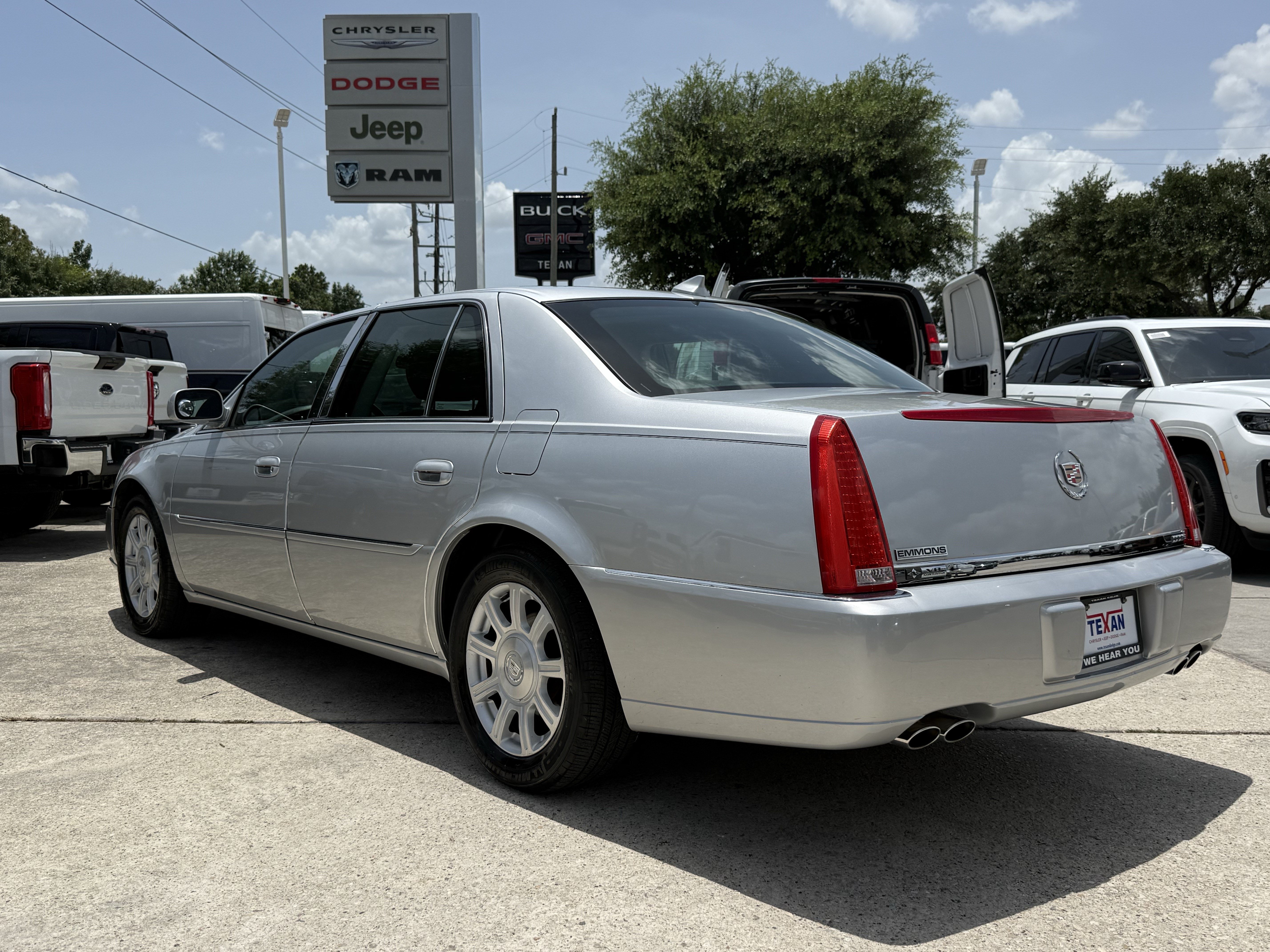 Used 2010 Radiant Silver Cadillac w/1SA image 6