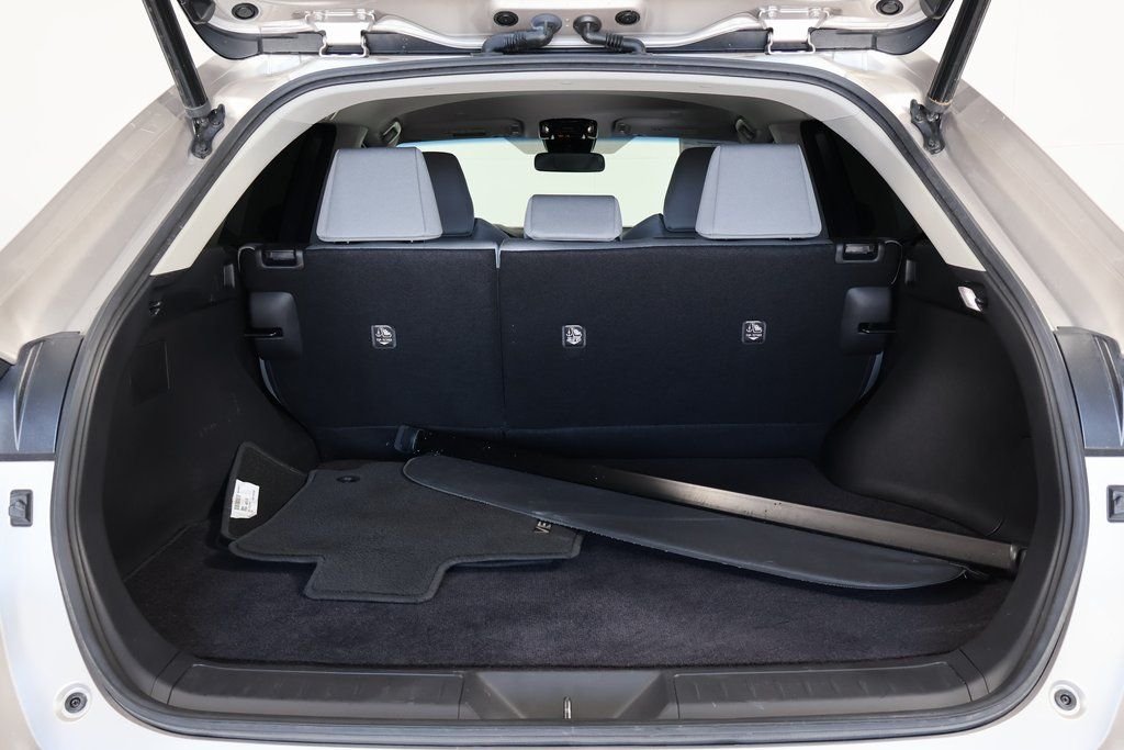 2023 Toyota Venza LE - Photo 14