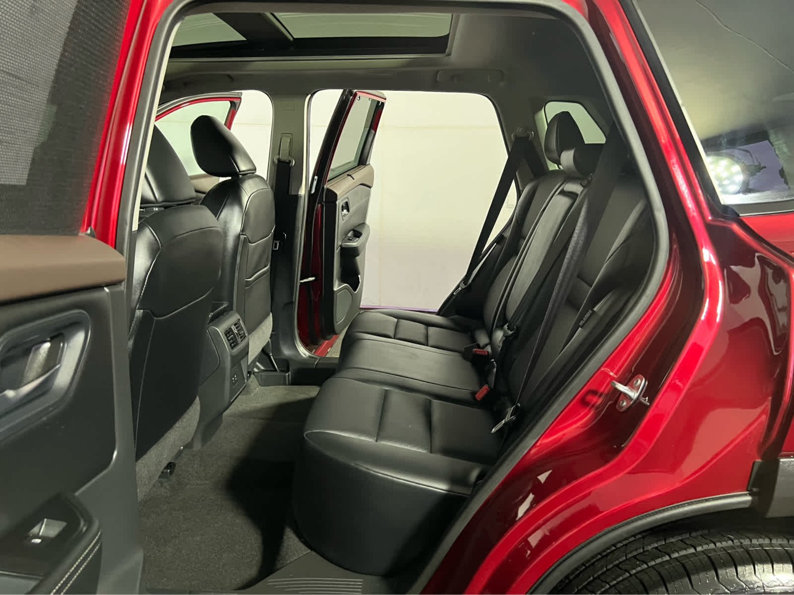 Used 2023 Scarlet Ember Tintcoat Nissan SV image 25