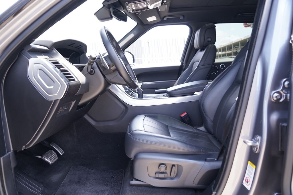 Used 2021 Black Land Rover HSE Silver Edition image 9