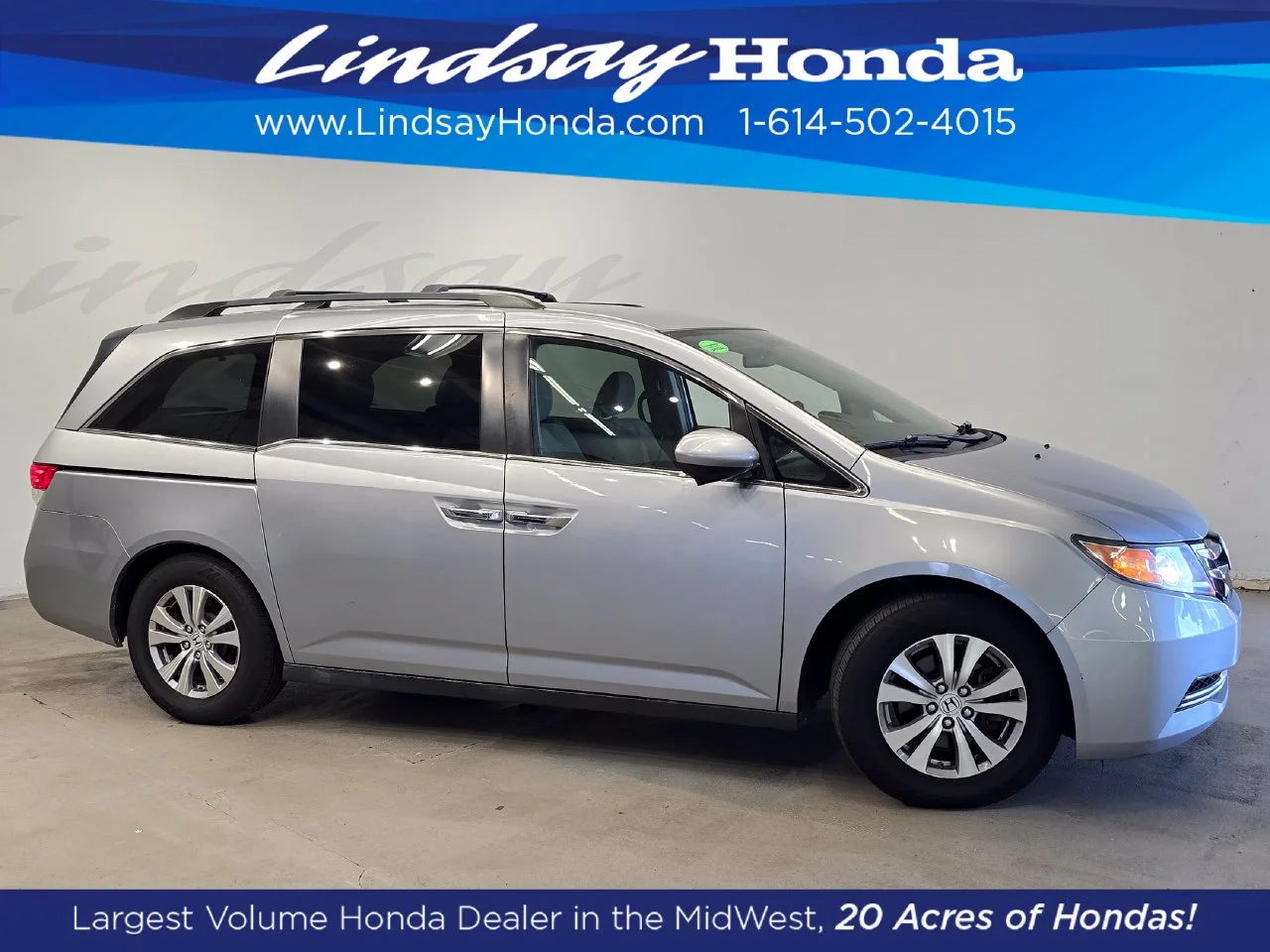 Used 2017 Lunar Silver Metallic Honda SE image 3