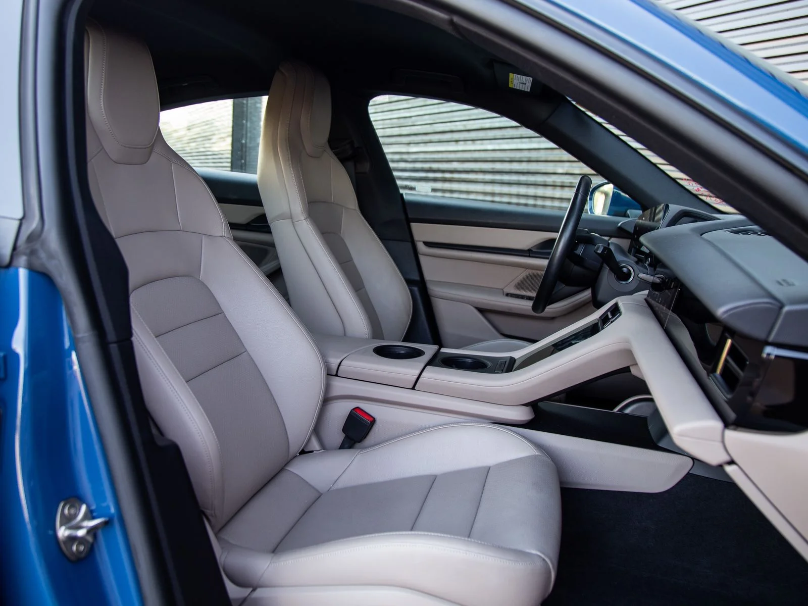 Certified Used 2024  Porsche  image 17