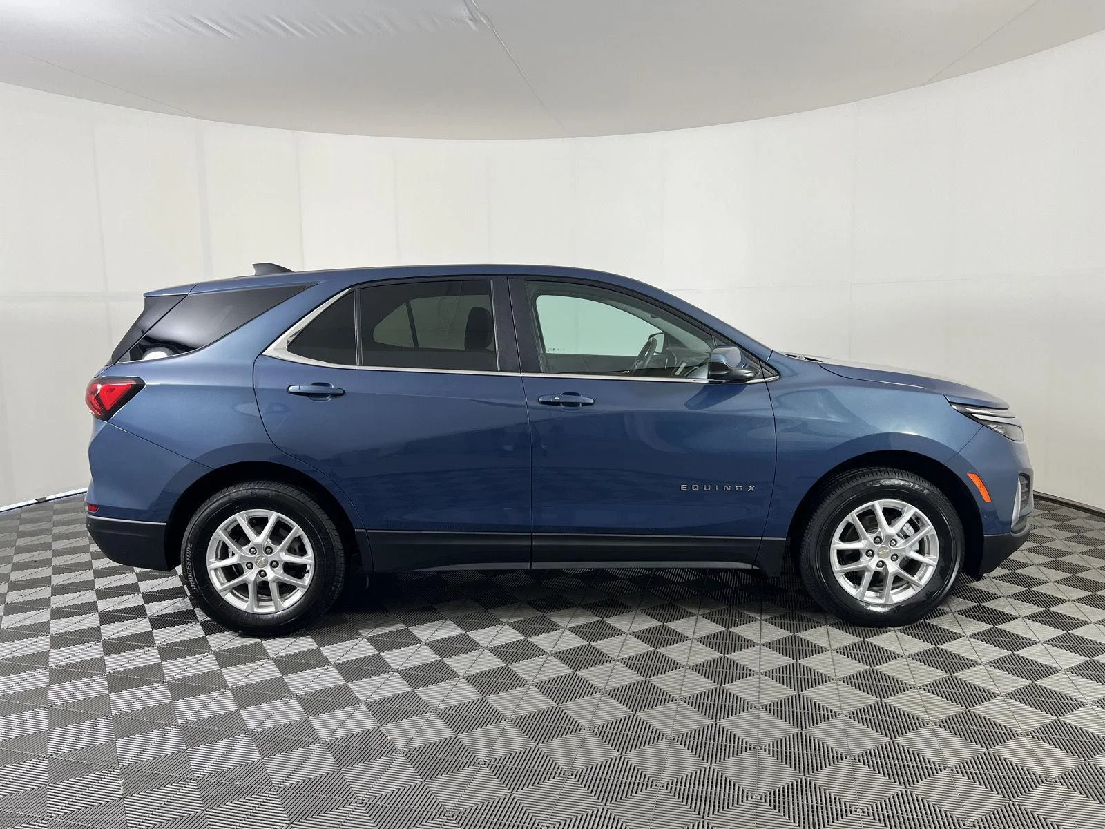 Used 2024 Lakeshore Blue Metallic Chevrolet LT image 23