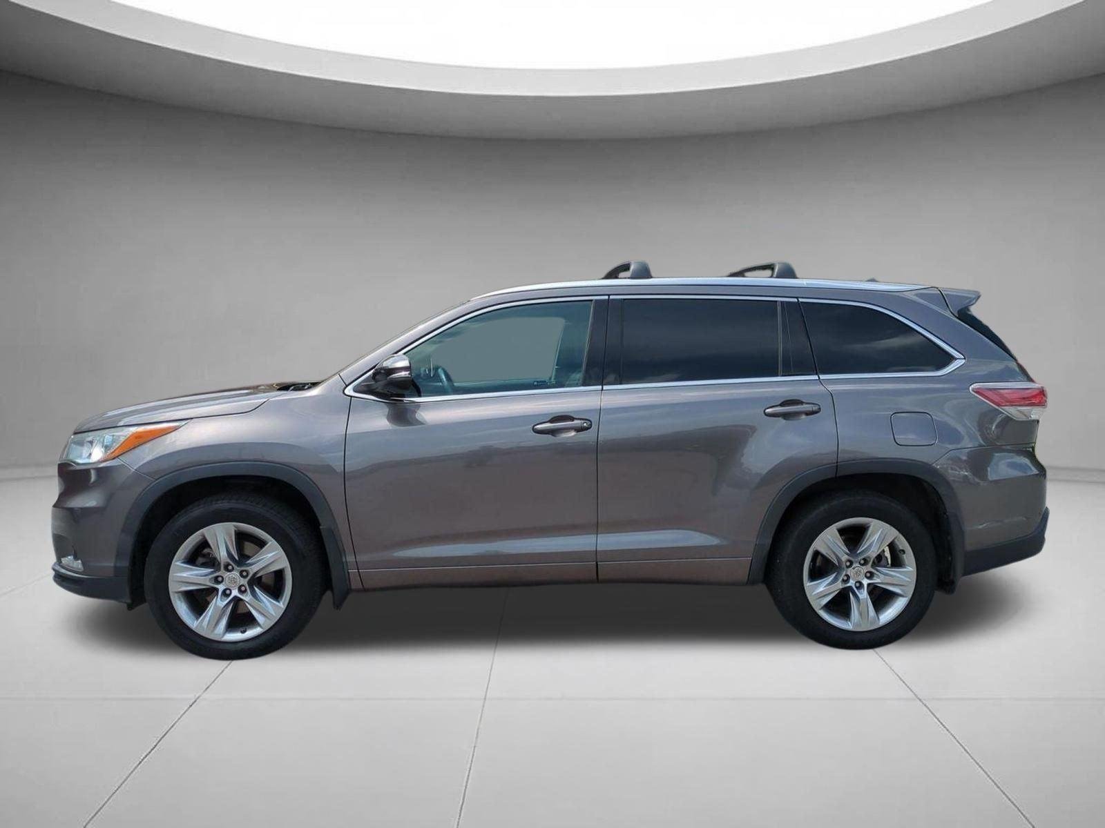 Used 2014 PREDAWN GRAY MICA TOYOTA  image 2