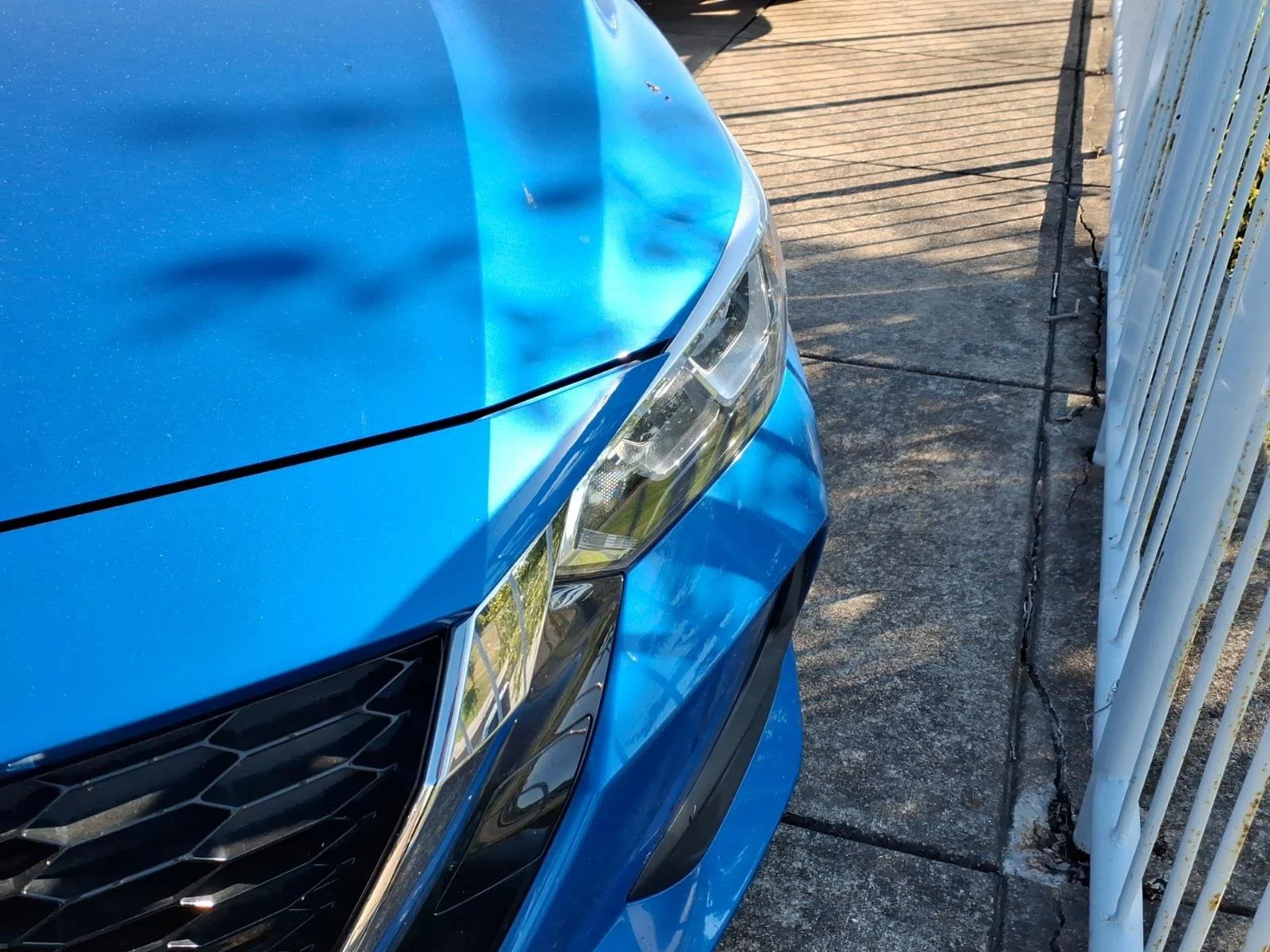 Used 2022 Electric Blue Metallic Nissan SV image 27