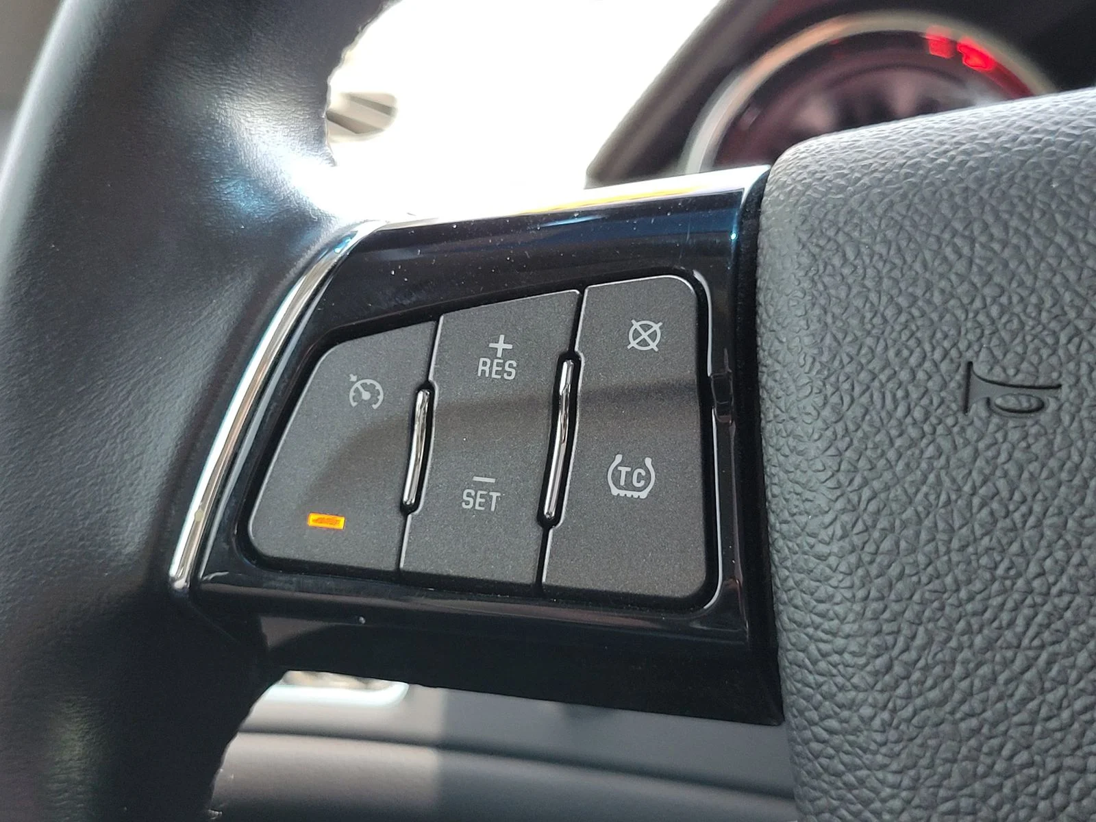 Used 2011 Black Diamond Cadillac Base image 17
