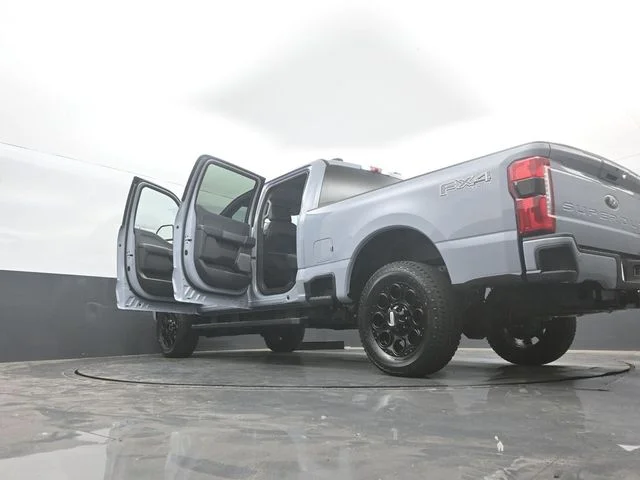 New 2026 Glacier Gray Metallic Tri-Coat Ford F-250® Lariat® image 45