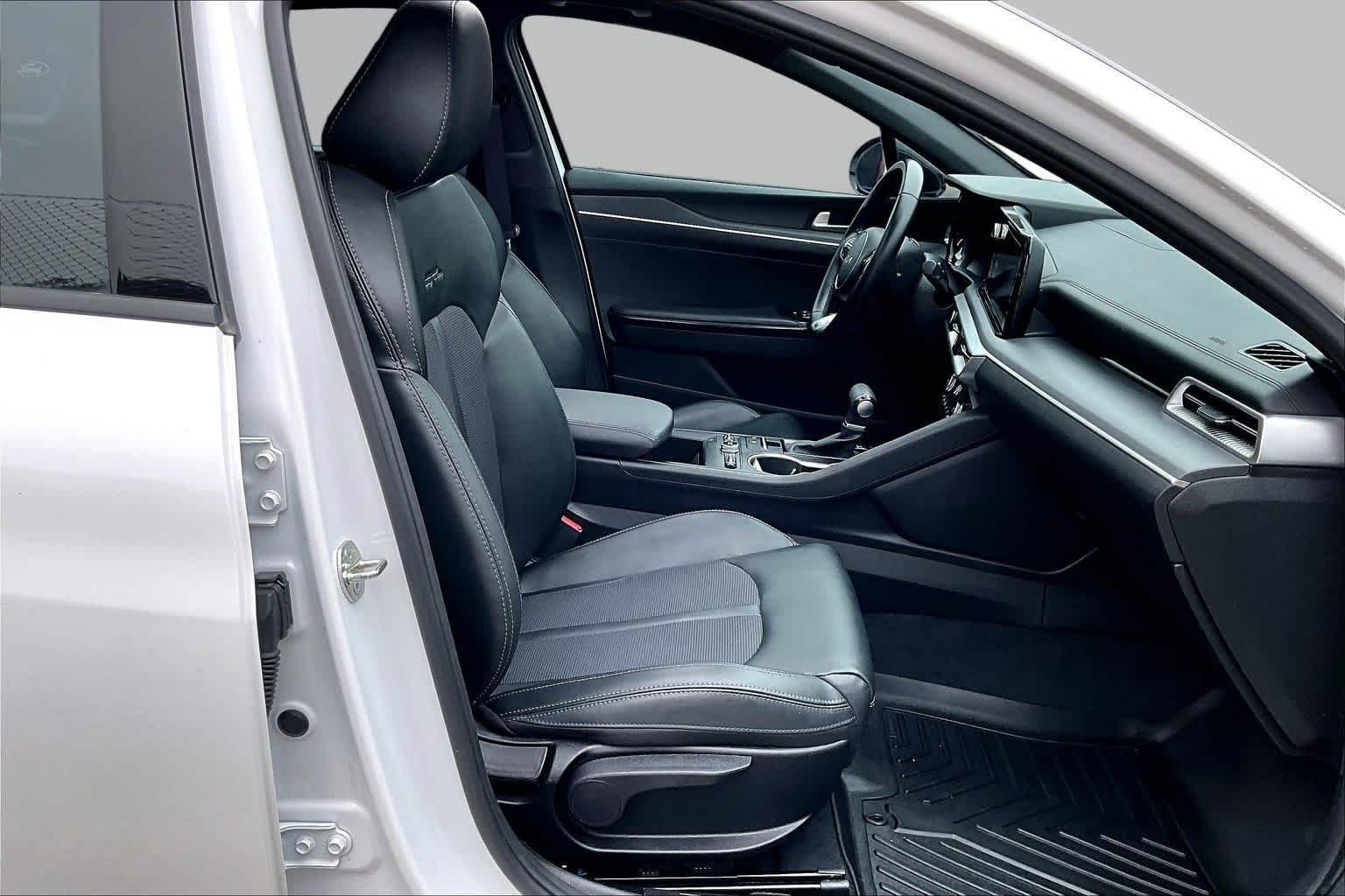 Certified Used 2024 Glacial White Pearl Kia GT-Line image 9