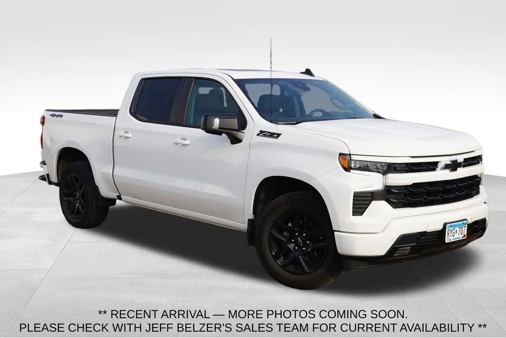 Used 2025 Summit White Chevrolet RST image 1