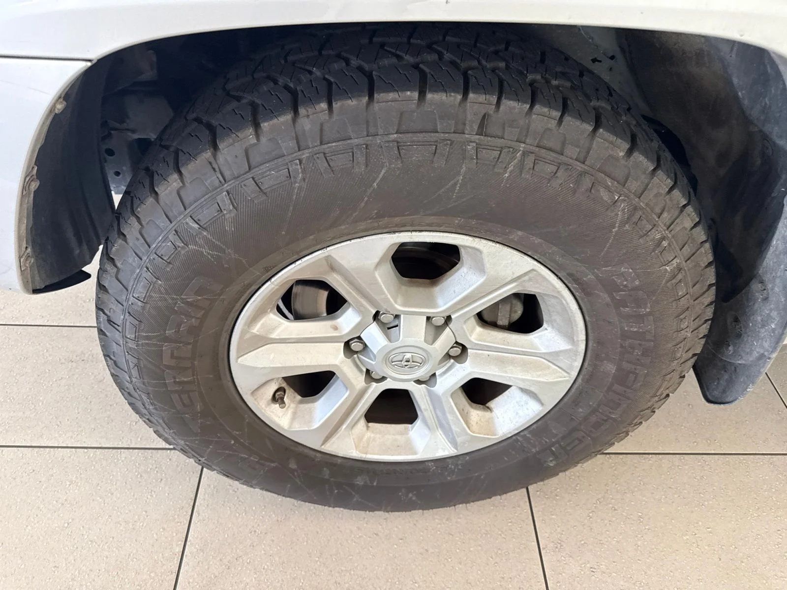 Used 2014 Silver Toyota SR5 image 2