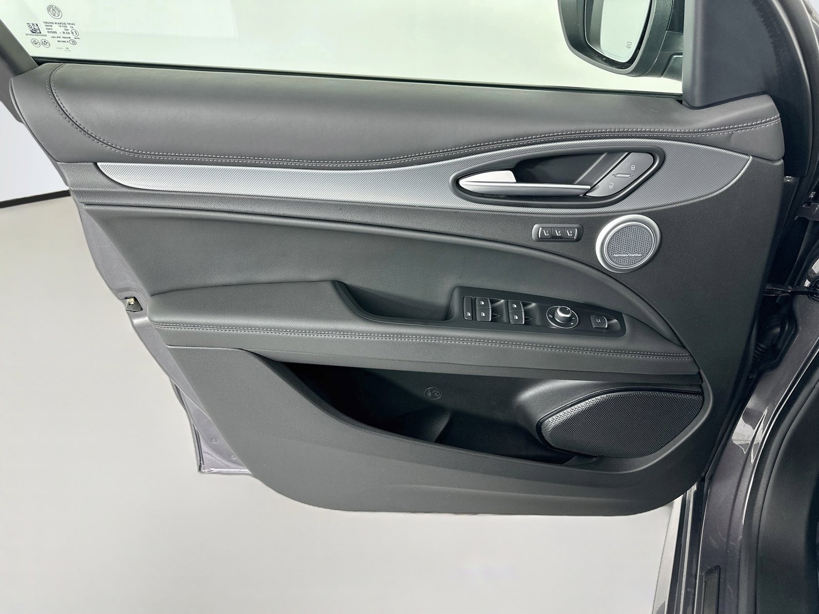 2024 Alfa Romeo Stelvio Ti - Photo 27