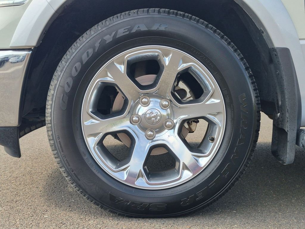 Used 2016 Pearl White Ram Laramie image 24