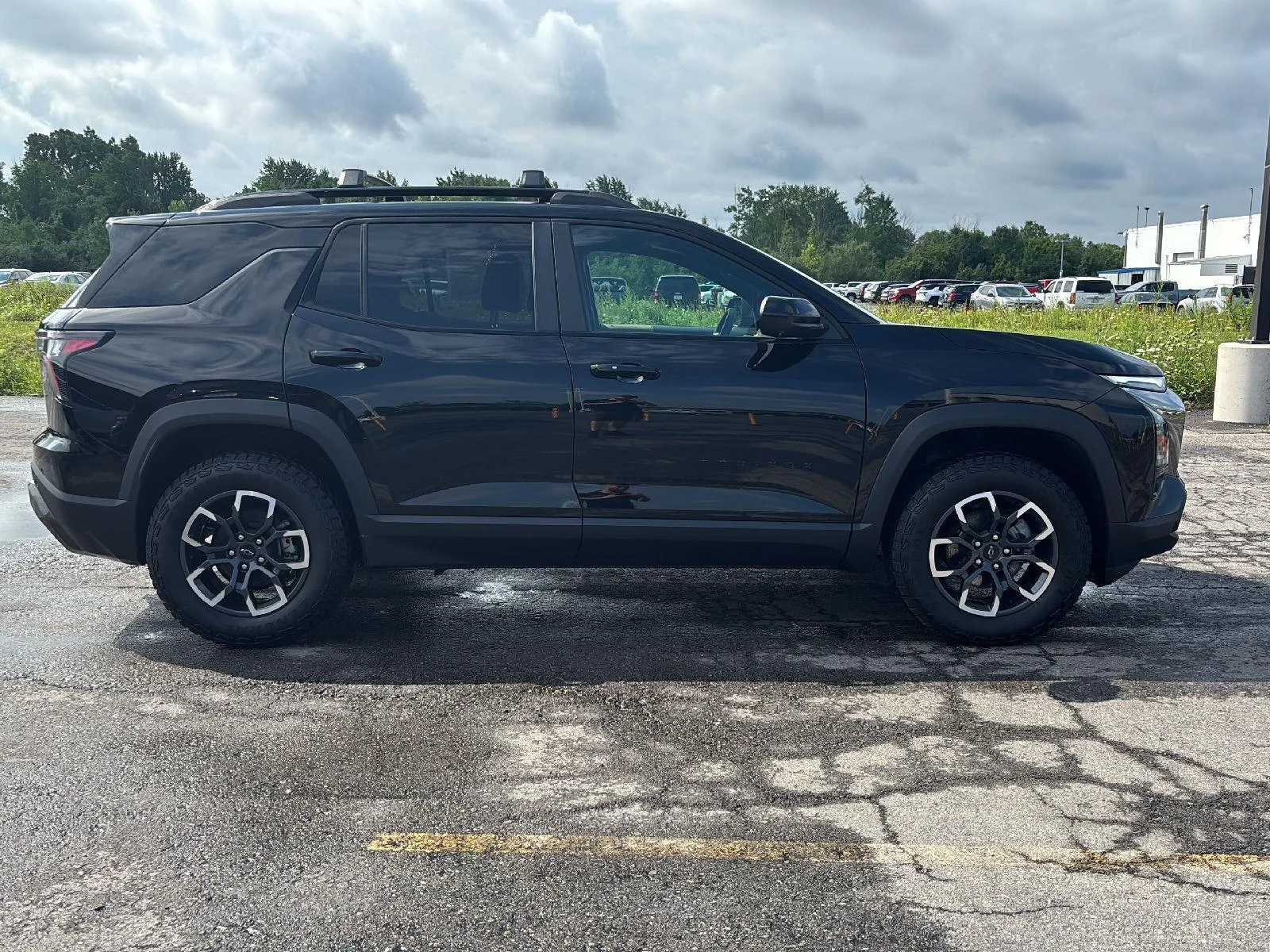 Used 2025 Mosaic Black Metallic Chevrolet ACTIV image 9