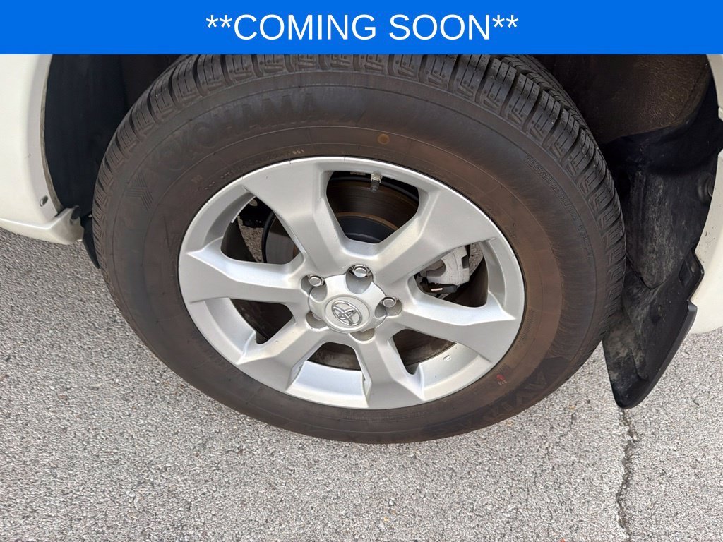 Used 2010  Toyota Limited image 18