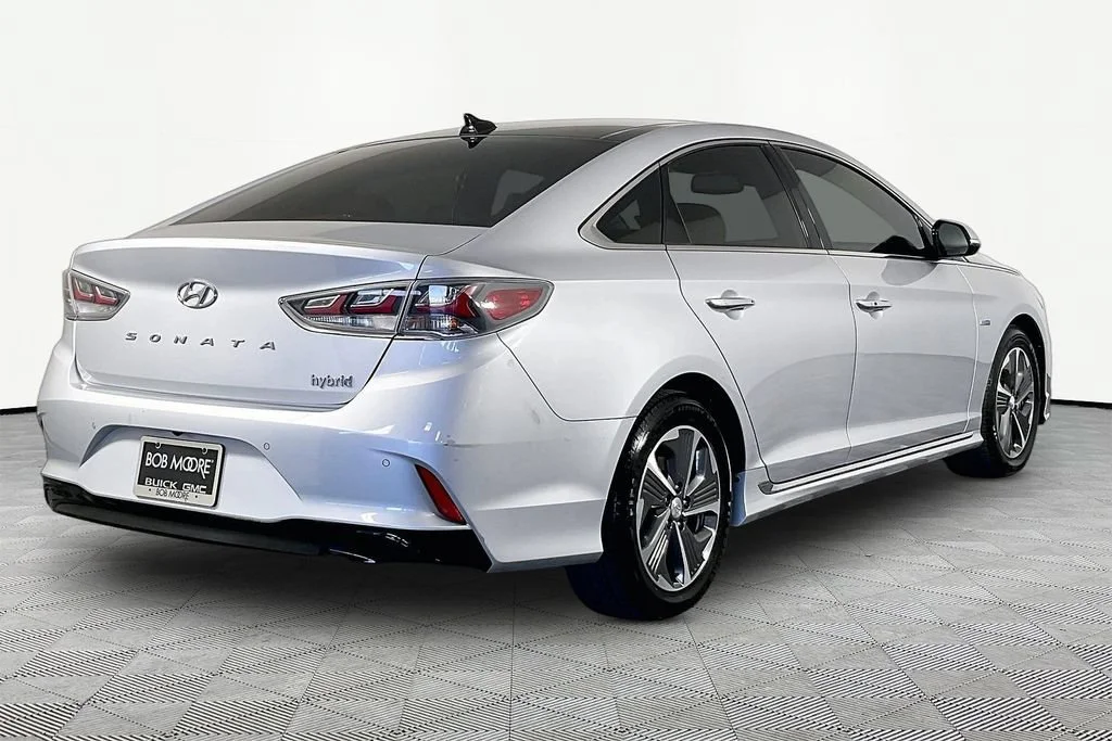Certified Used 2019 Silver Hyundai Limited image 6